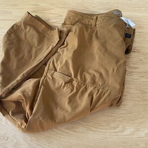 Mountain Hardwear Men's Cargo Pants in Brown